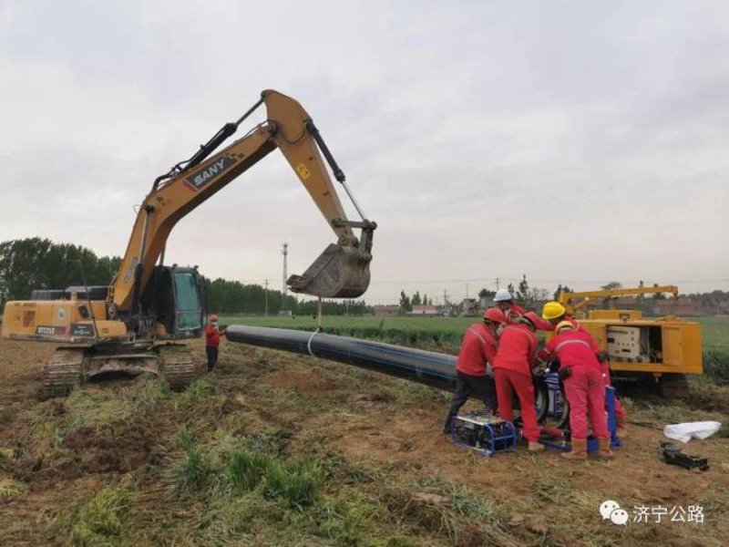 我国最新的《钢结构工程施工质量验收标准》于2020年出台,编号为GB50205-2020。这一新规范的发布引起了业内的广泛关注与讨论。那么,如何理解并执行这一新的国家标准呢?